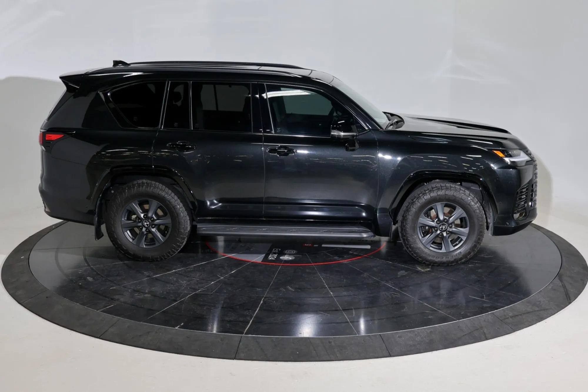 2025 Lexus LX 700h Overtrail