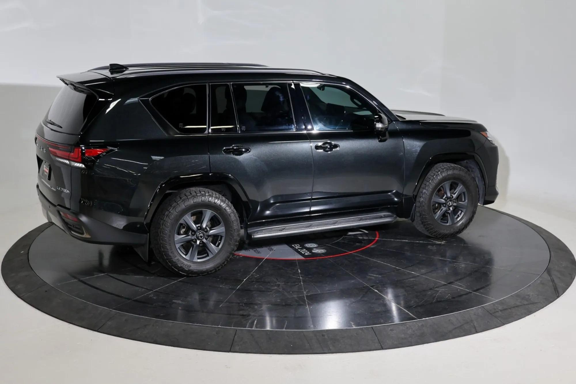 2025 Lexus LX 700h Overtrail