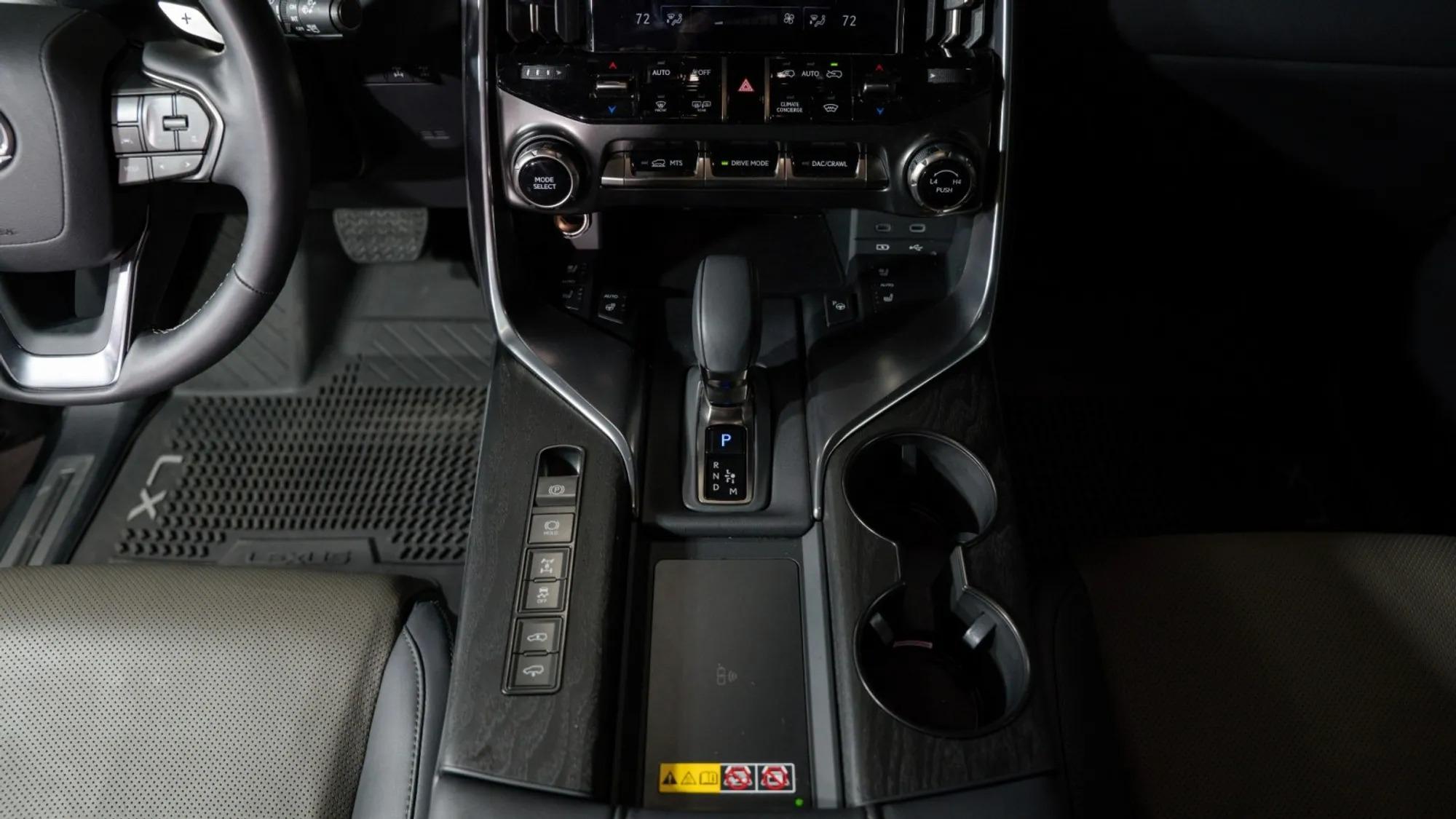 2025 Lexus LX 700h Overtrail