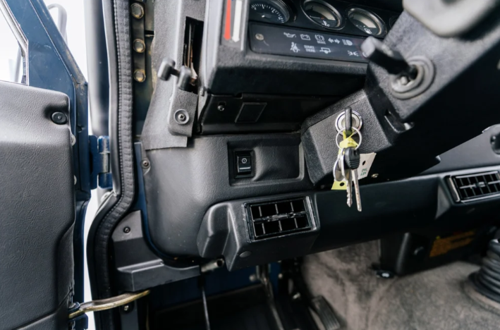 1995 Land Rover NAS Defender 90