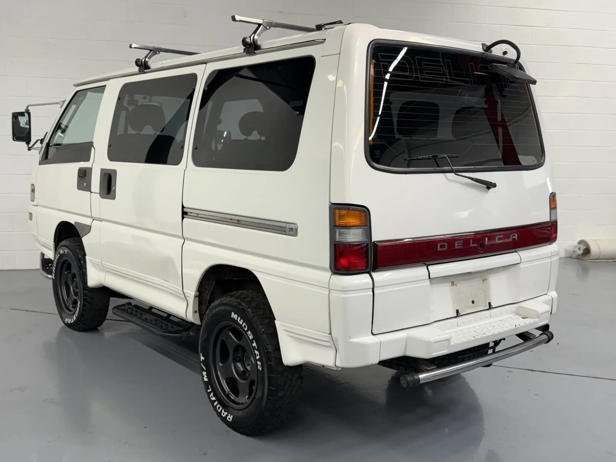 1998 Mitsubishi Delica Star Wagon - 4