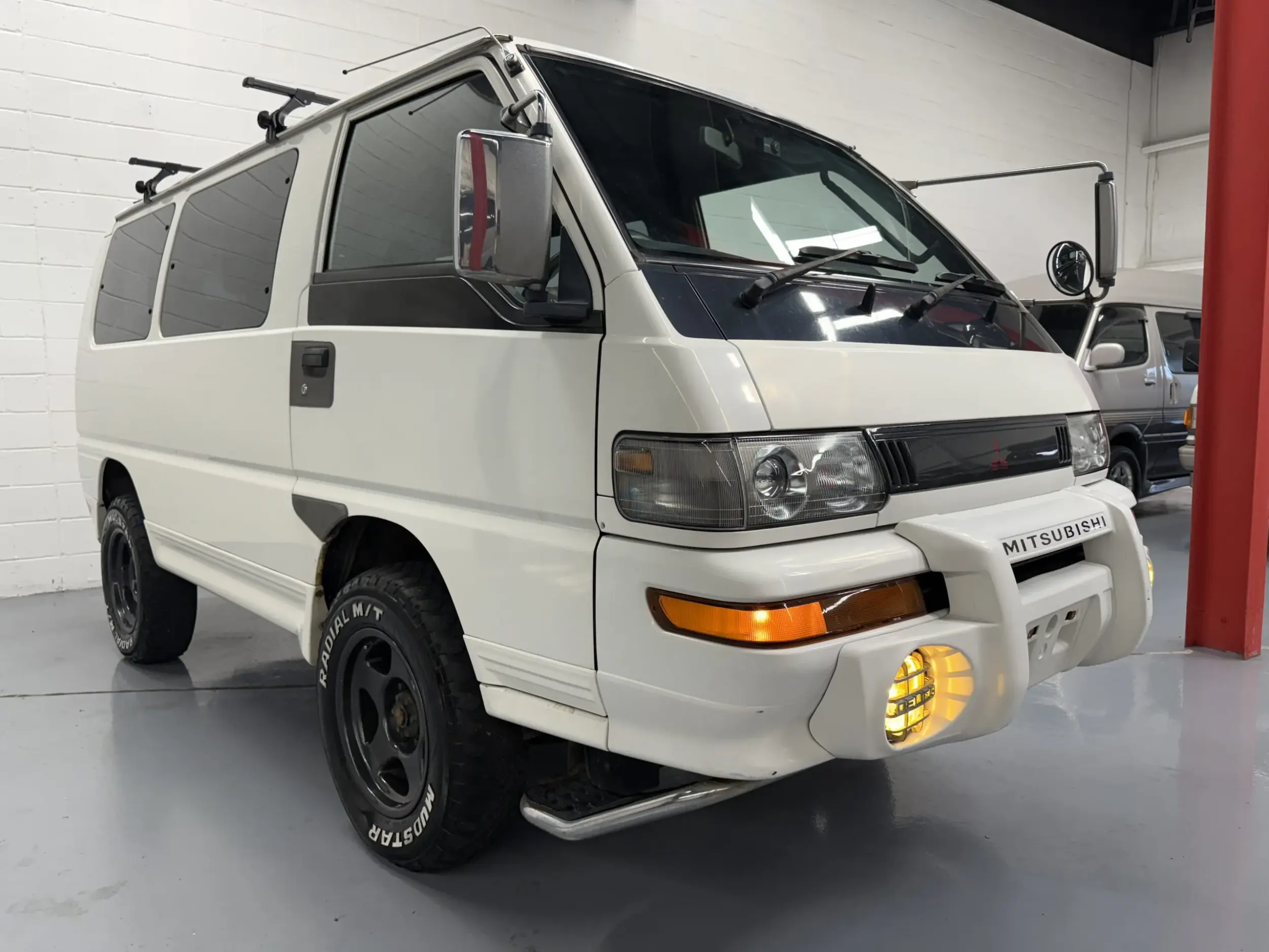 1998 Mitsubishi Delica Star Wagon