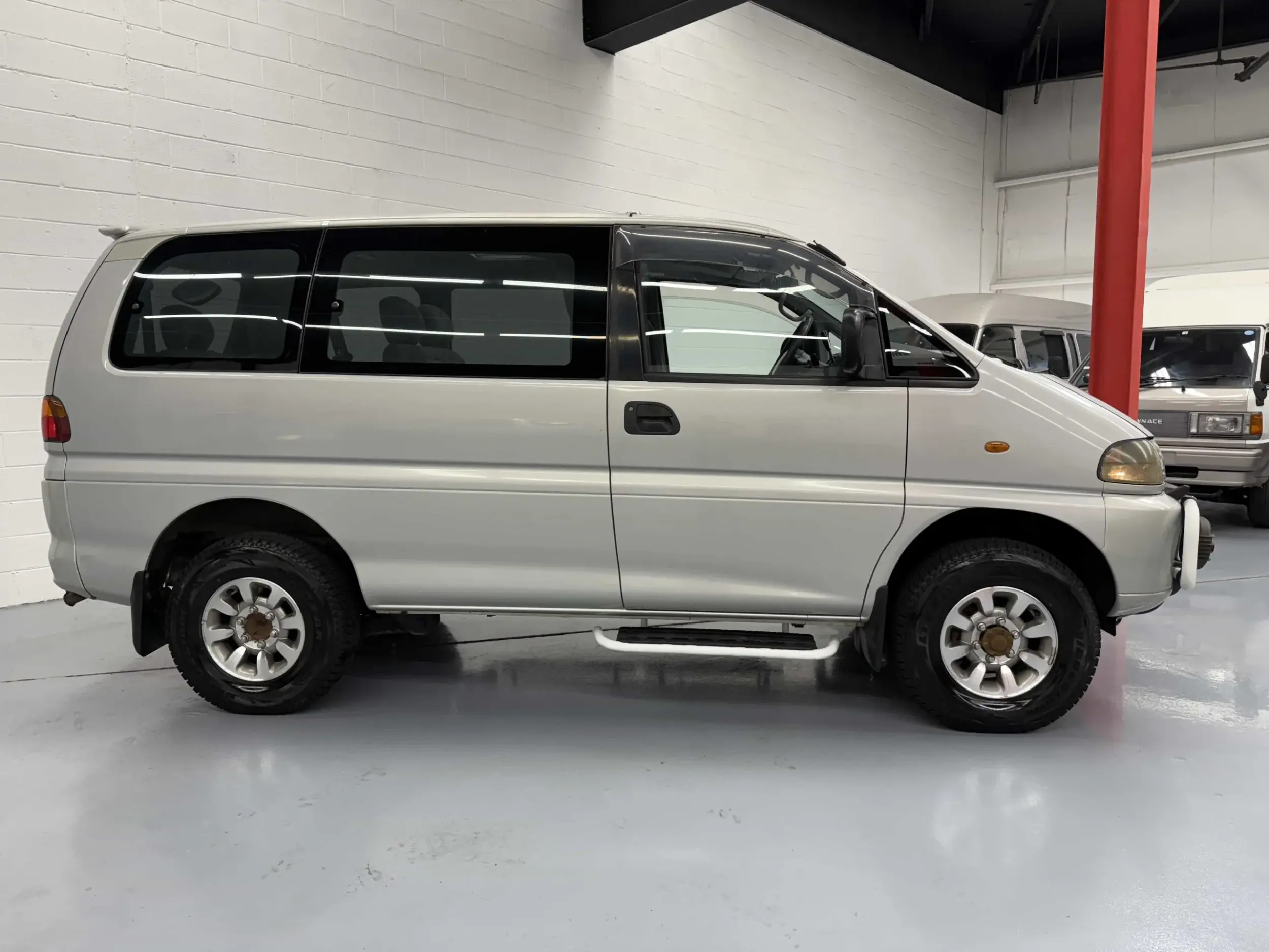 1996 Mitsubishi Delica Space Gear