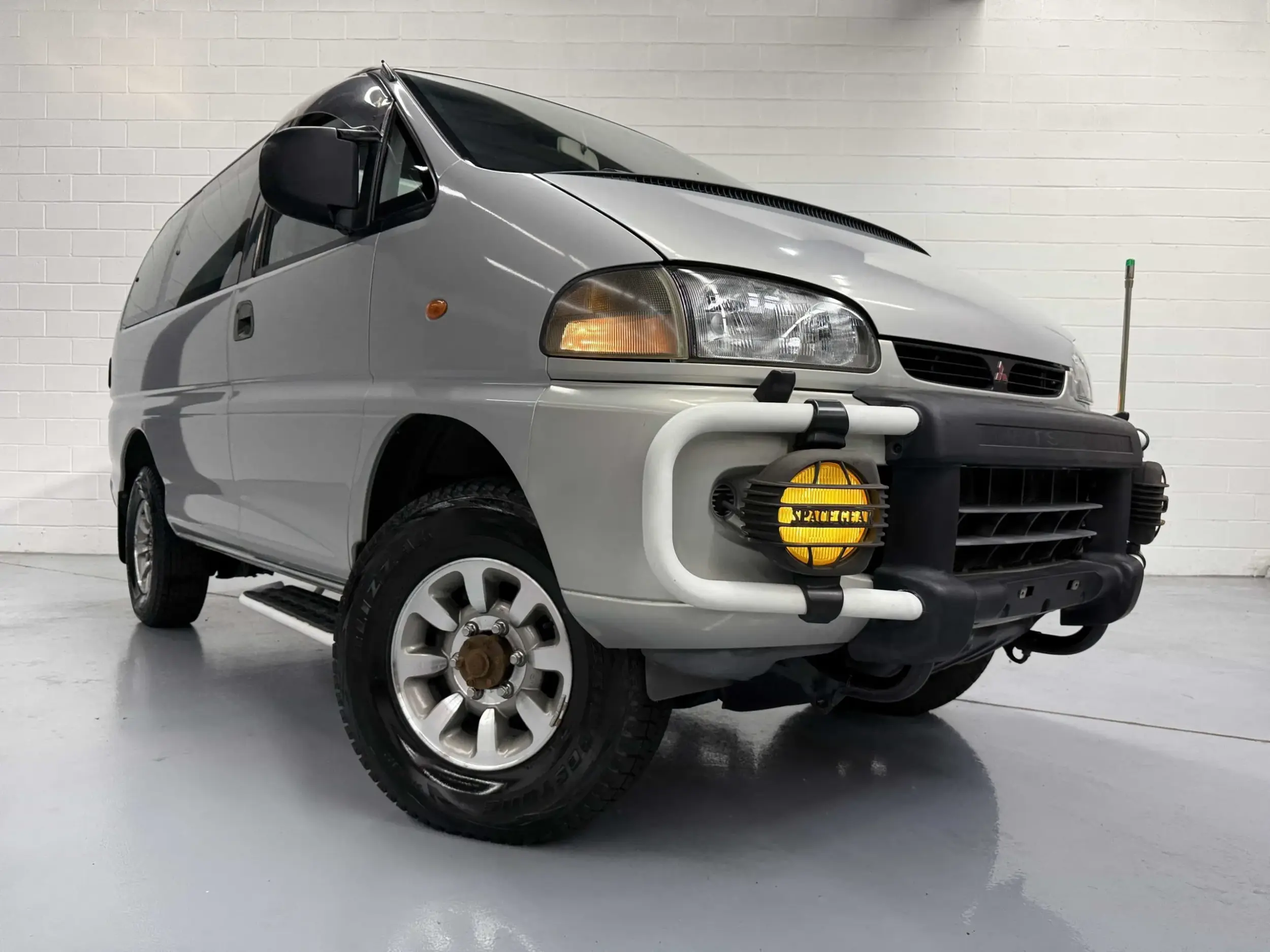 1996 Mitsubishi Delica Space Gear - 4