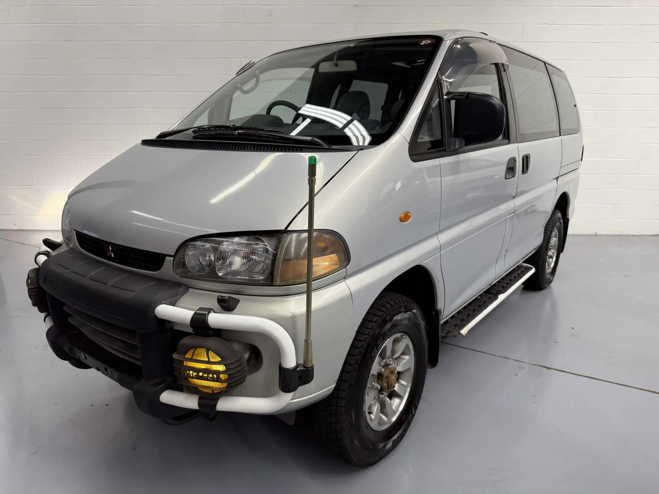 1996 Mitsubishi Delica Space Gear