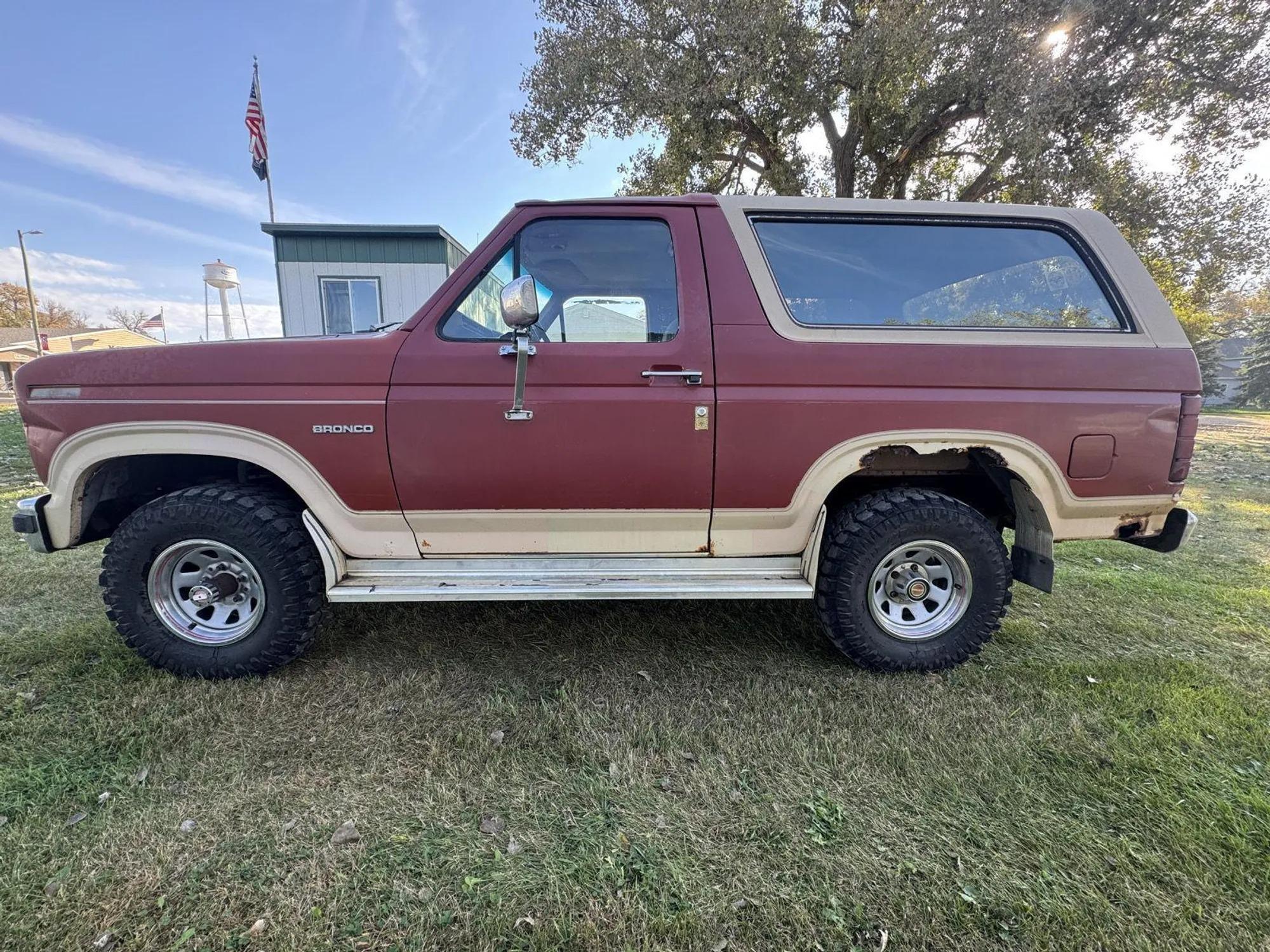 1986 Ford Bronco Eddie Bauer - 2