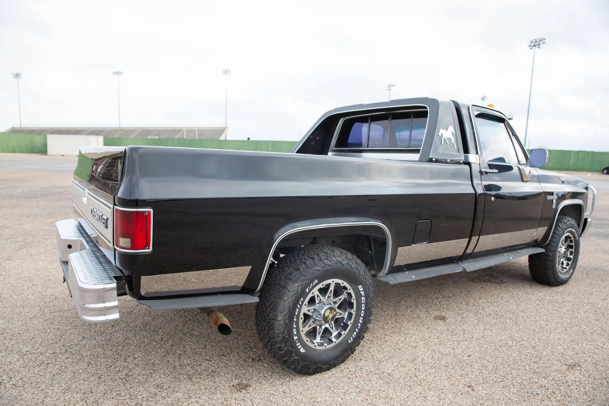6.2L Detroit Diesel-Powered 1986 Chevrolet K20 Silverado Long Bed Pickup