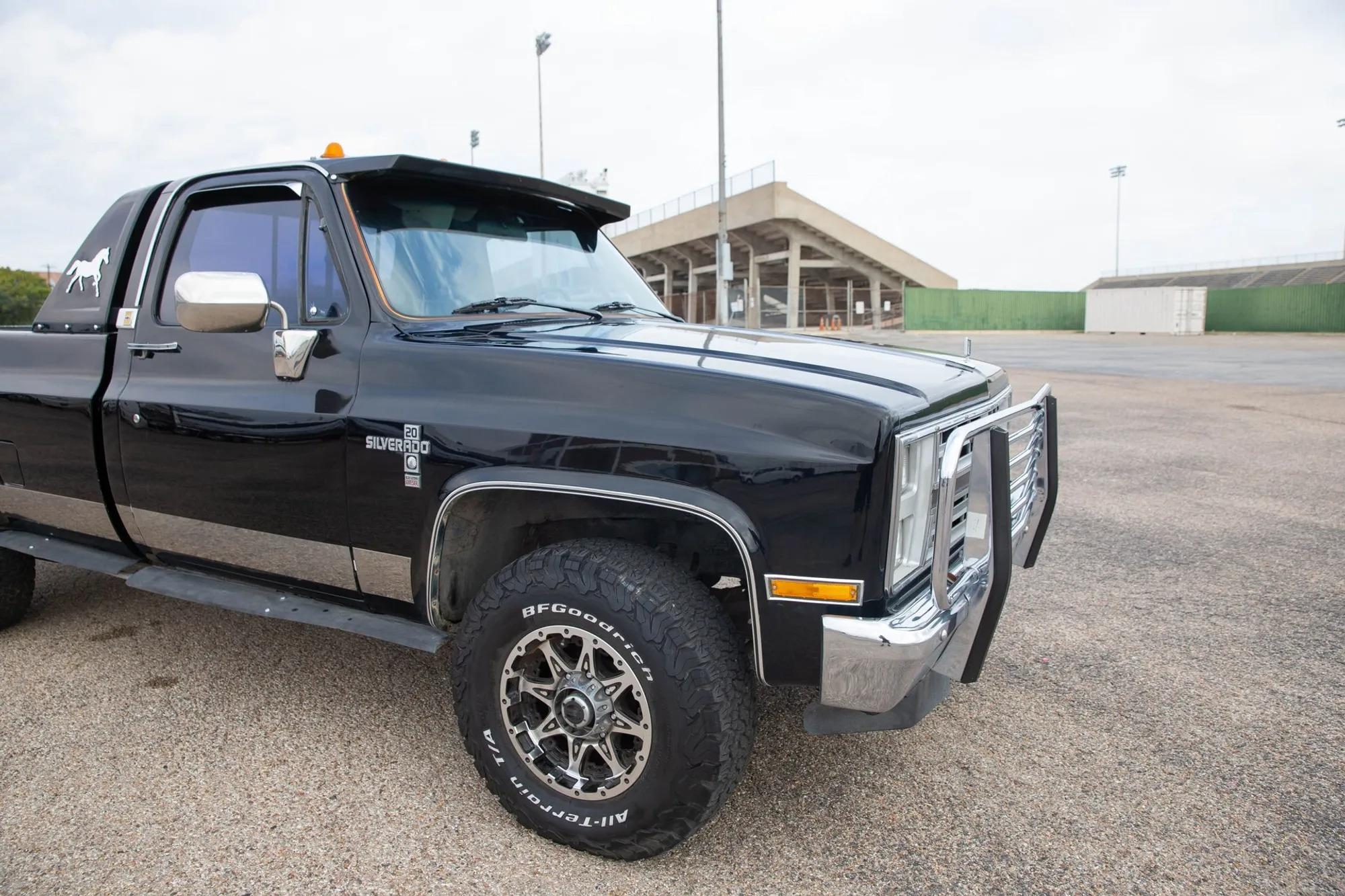 6.2L Detroit Diesel-Powered 1986 Chevrolet K20 Silverado Long Bed Pickup
