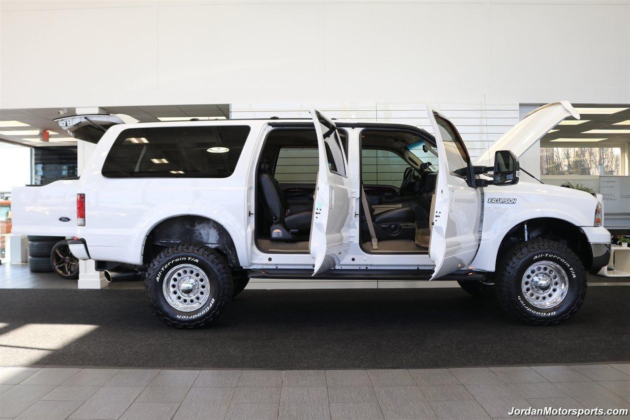 49k-Mile 2005 Ford Excursion Eddie Bauer
