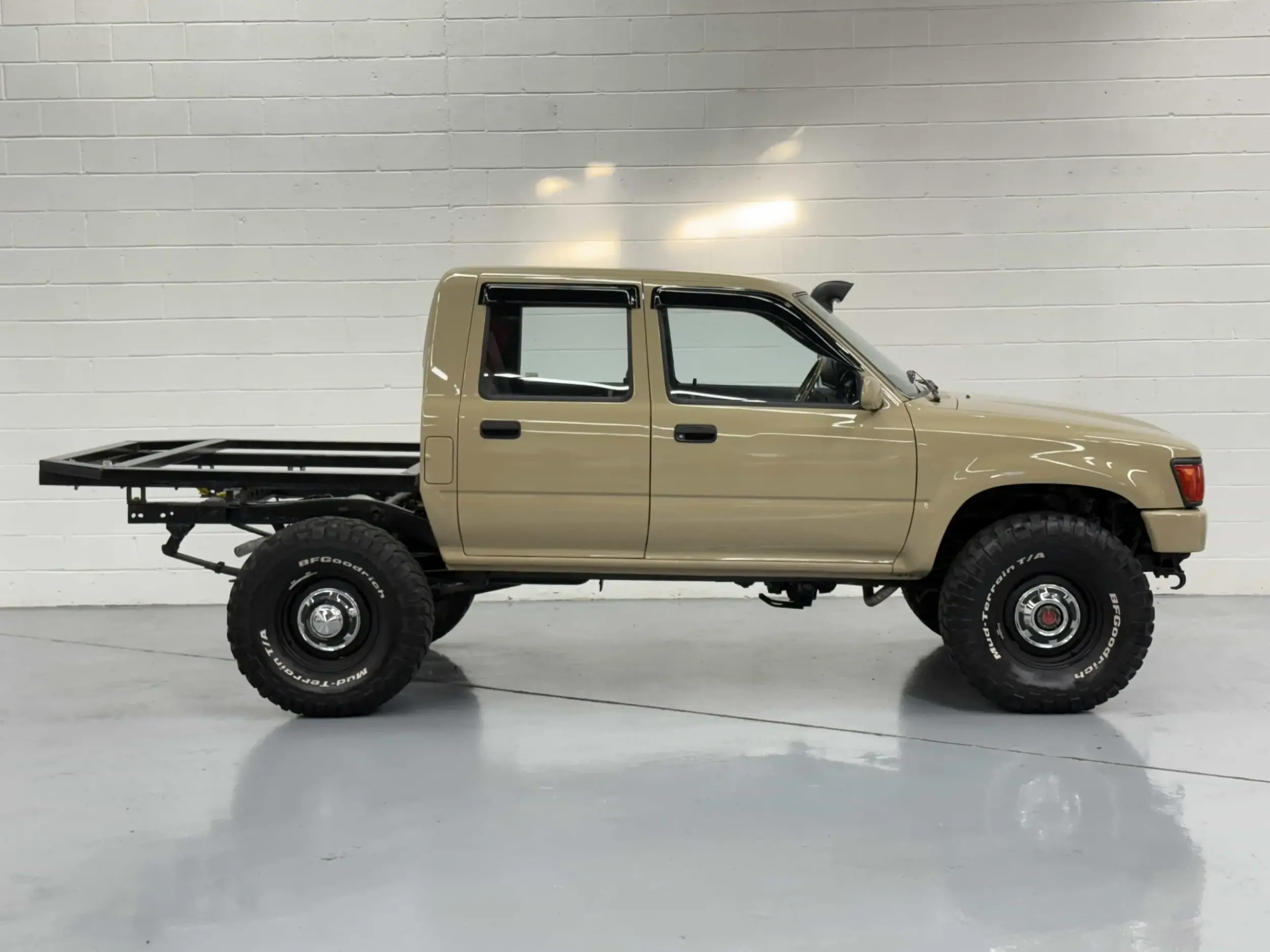 1991 Toyota Hilux LN107 - 2