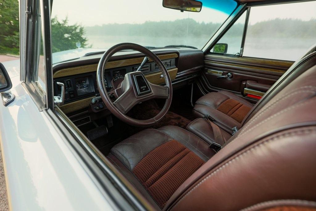 1989 Jeep Grand Wagoneer
