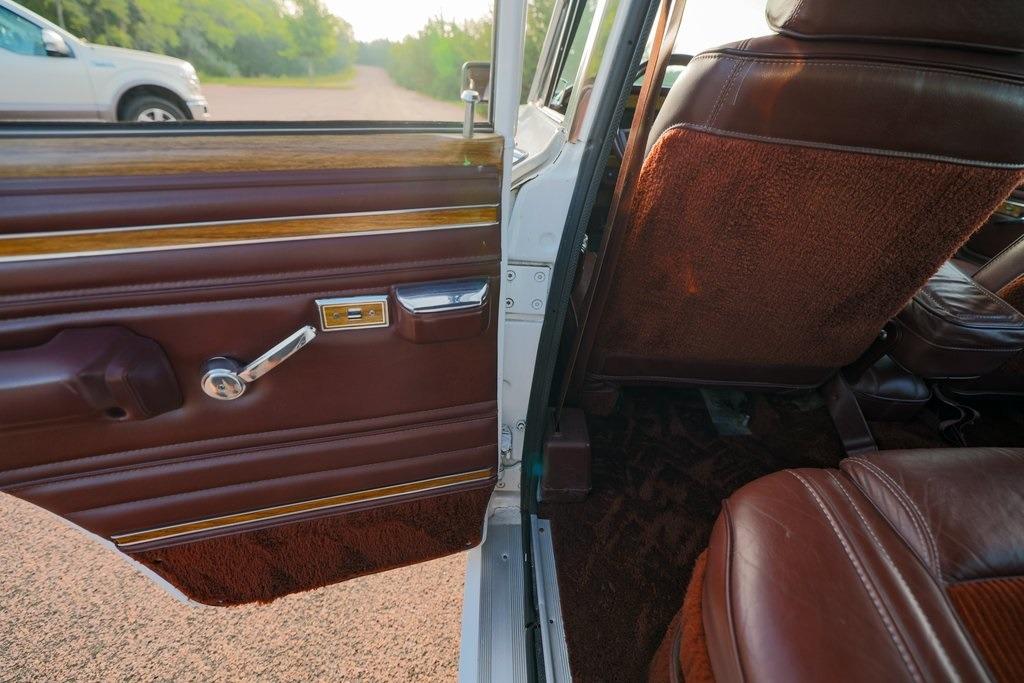 1989 Jeep Grand Wagoneer