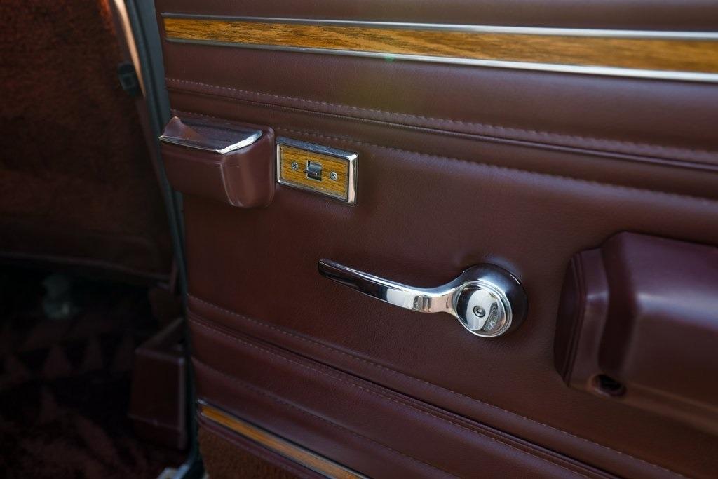 1989 Jeep Grand Wagoneer