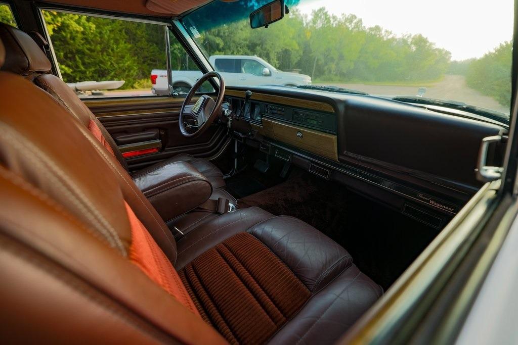 1989 Jeep Grand Wagoneer