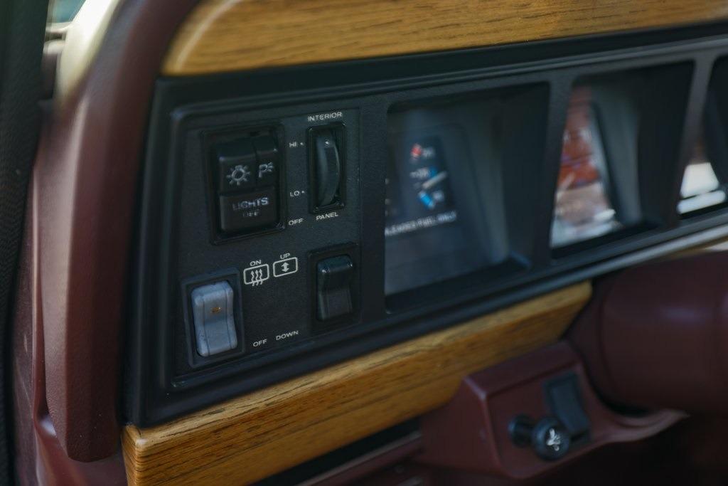 1989 Jeep Grand Wagoneer