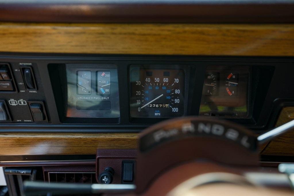 1989 Jeep Grand Wagoneer