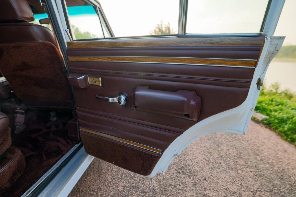 1989 Jeep Grand Wagoneer