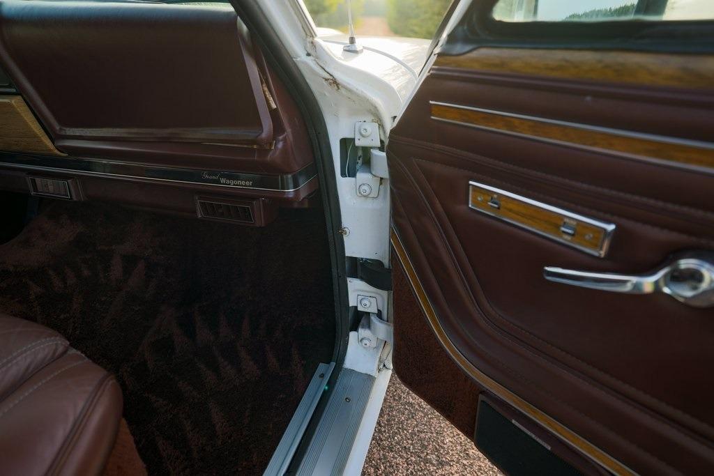 1989 Jeep Grand Wagoneer