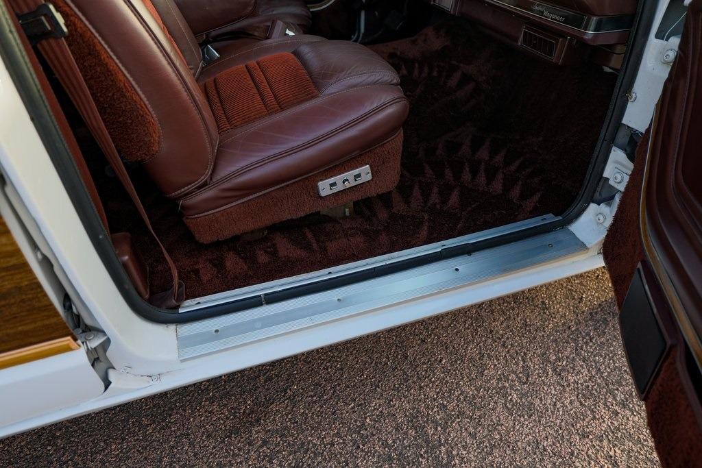 1989 Jeep Grand Wagoneer