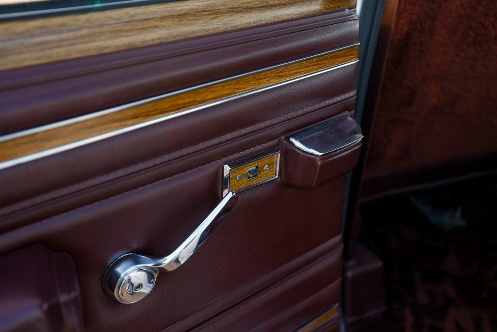 1989 Jeep Grand Wagoneer