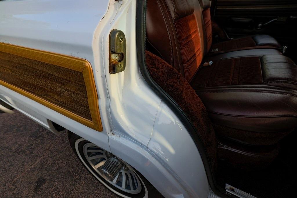 1989 Jeep Grand Wagoneer