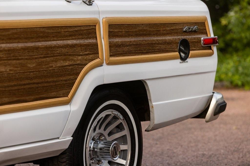 1989 Jeep Grand Wagoneer