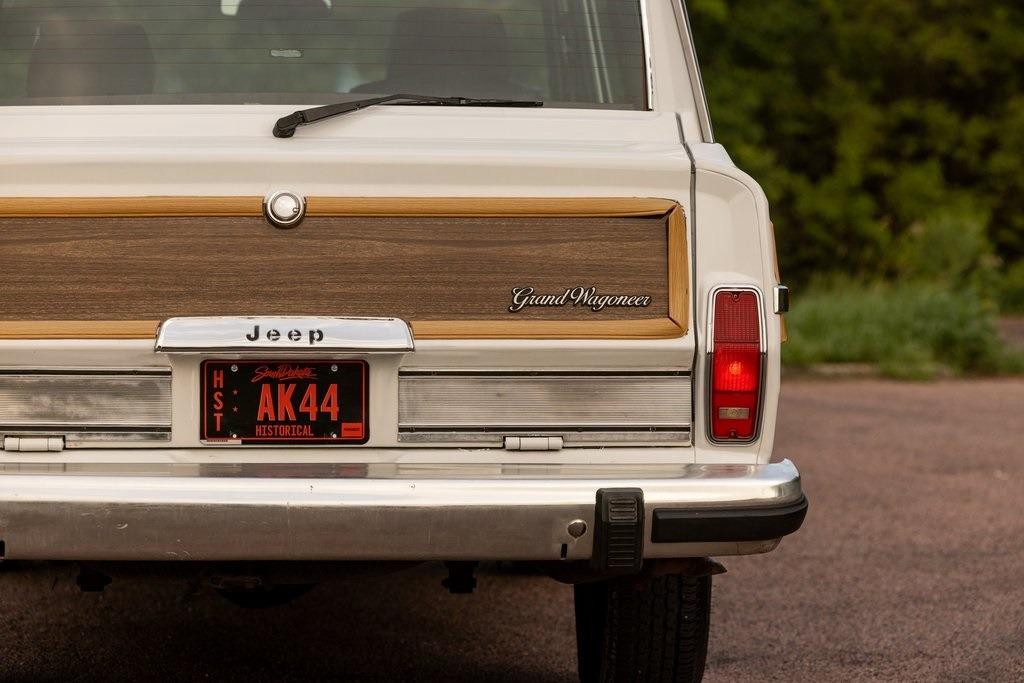 1989 Jeep Grand Wagoneer