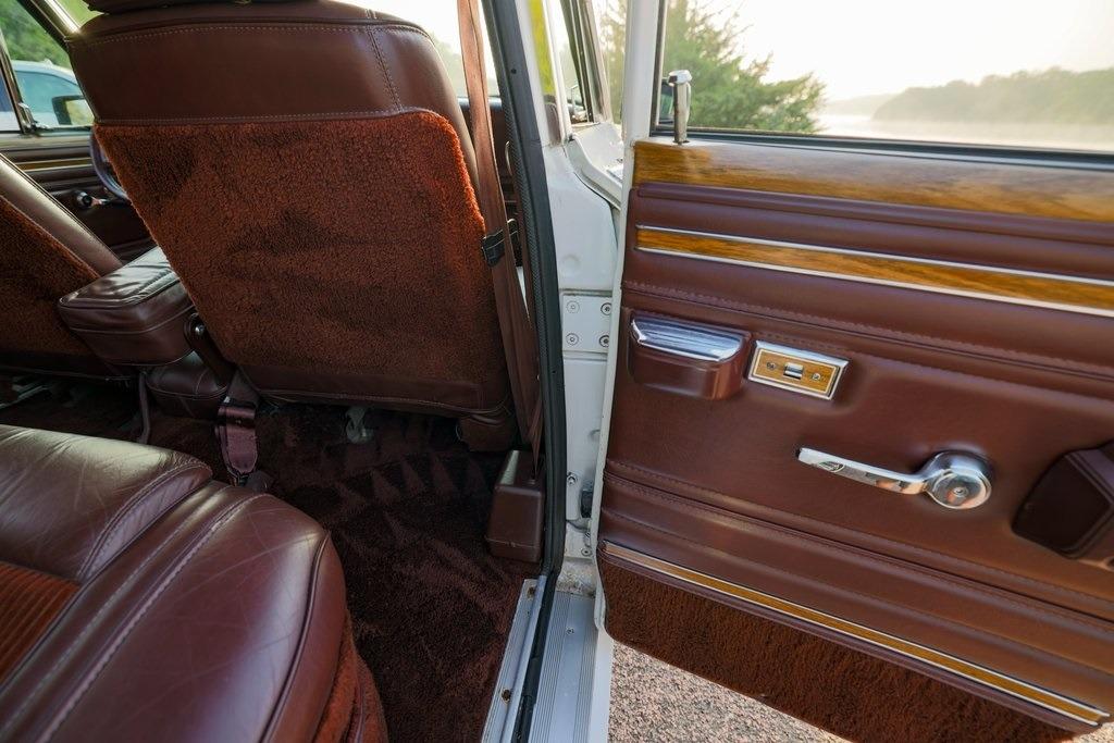1989 Jeep Grand Wagoneer