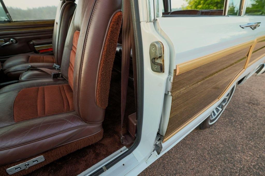 1989 Jeep Grand Wagoneer