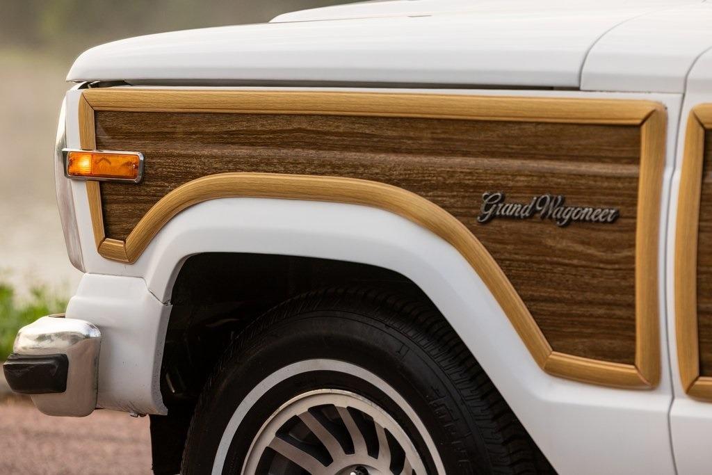 1989 Jeep Grand Wagoneer