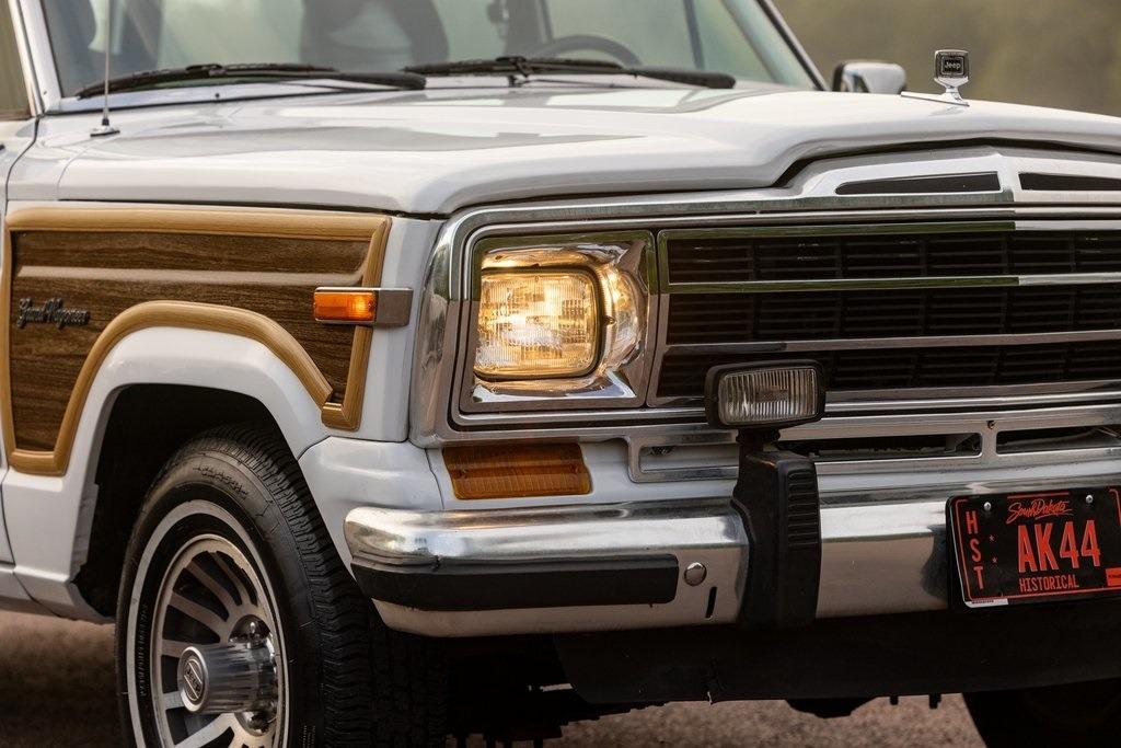 1989 Jeep Grand Wagoneer