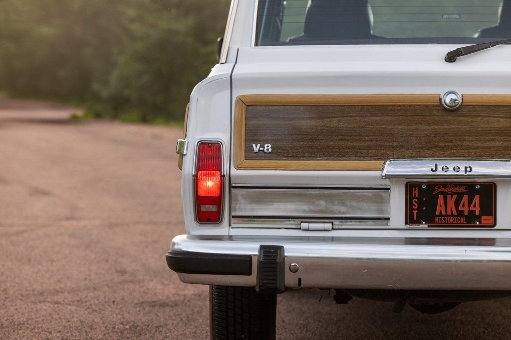 1989 Jeep Grand Wagoneer