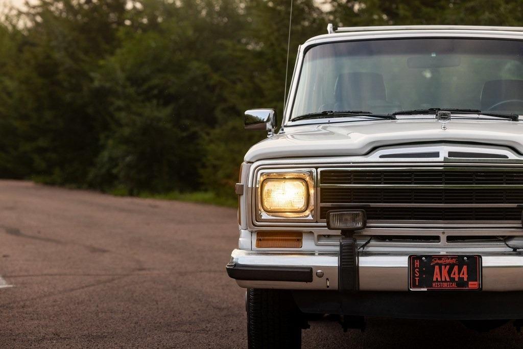 1989 Jeep Grand Wagoneer