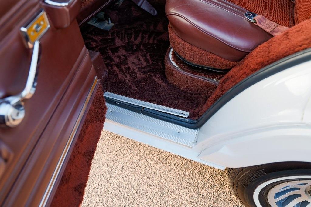 1989 Jeep Grand Wagoneer