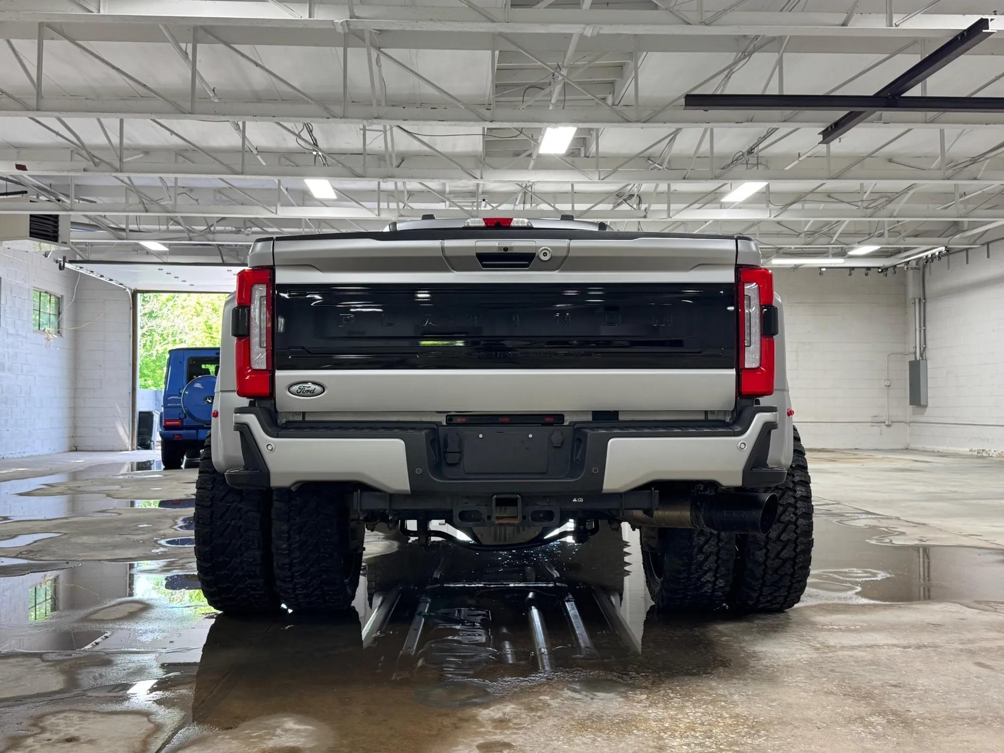 2024 Ford F-450 Super Duty Platinum