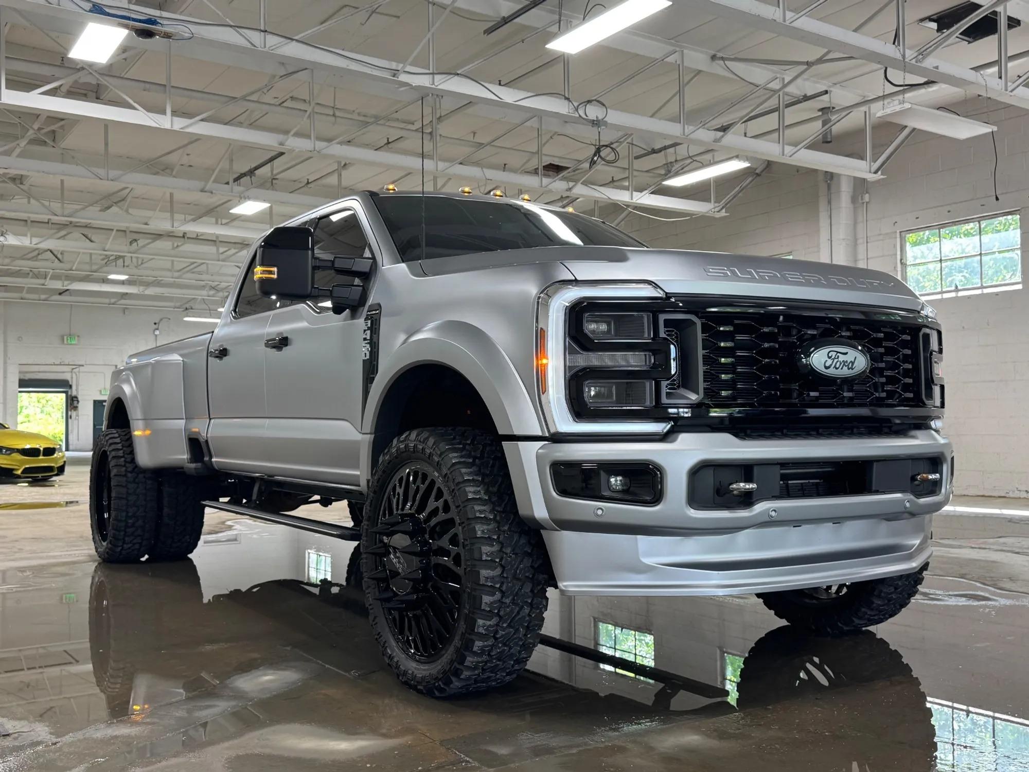 2024 Ford F-450 Super Duty Platinum