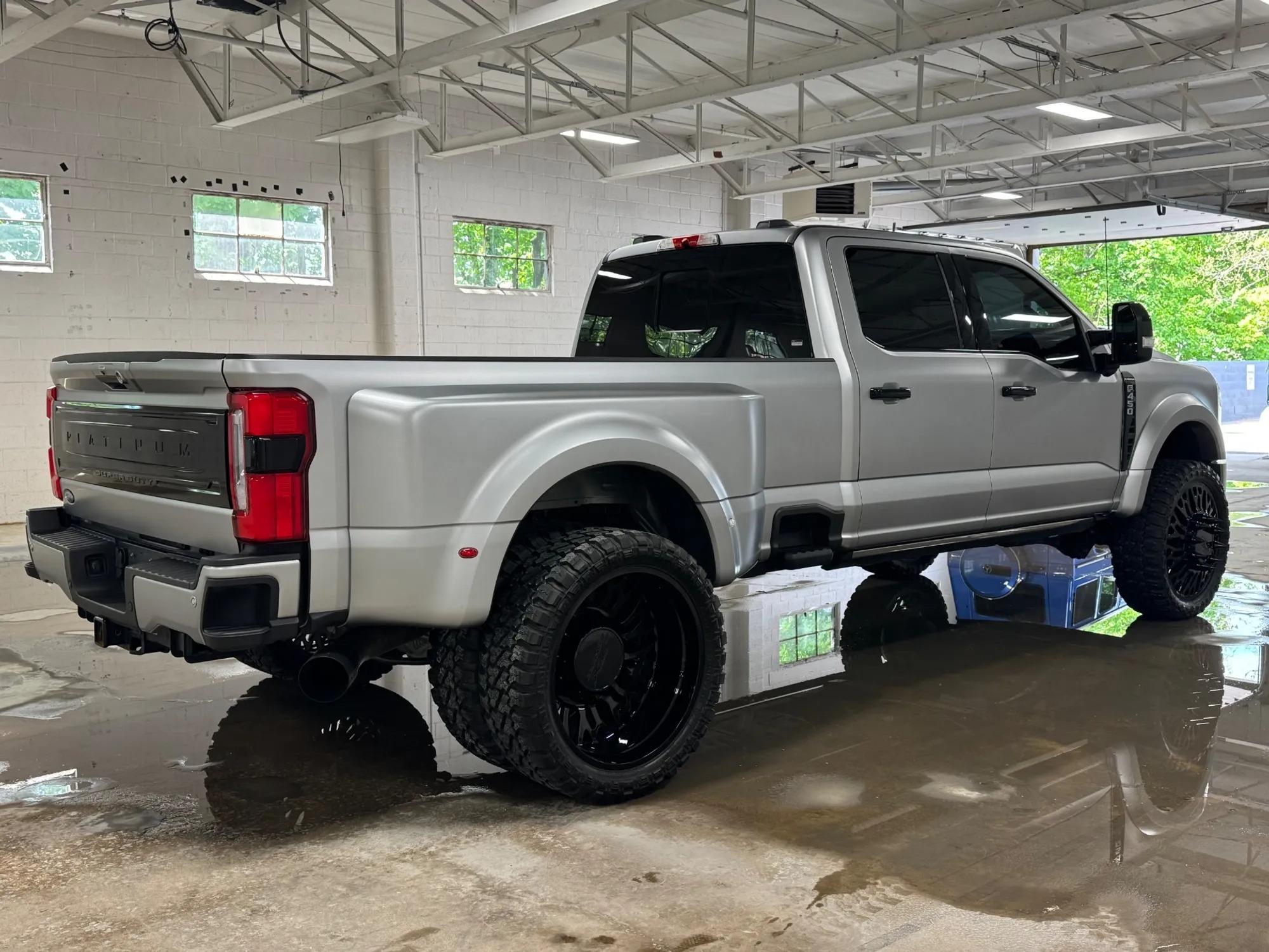 2024 Ford F-450 Super Duty Platinum