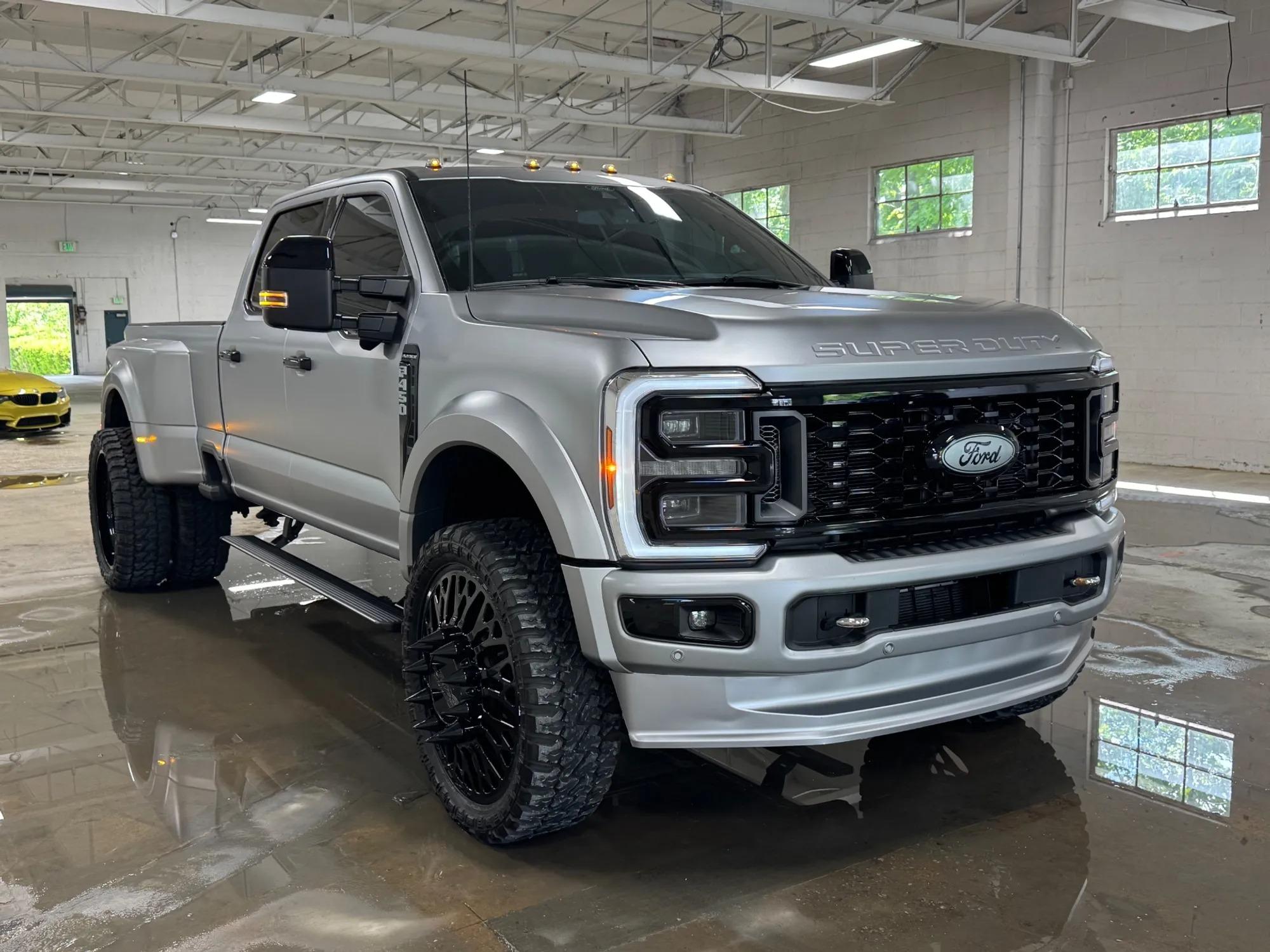 2024 Ford F-450 Super Duty Platinum