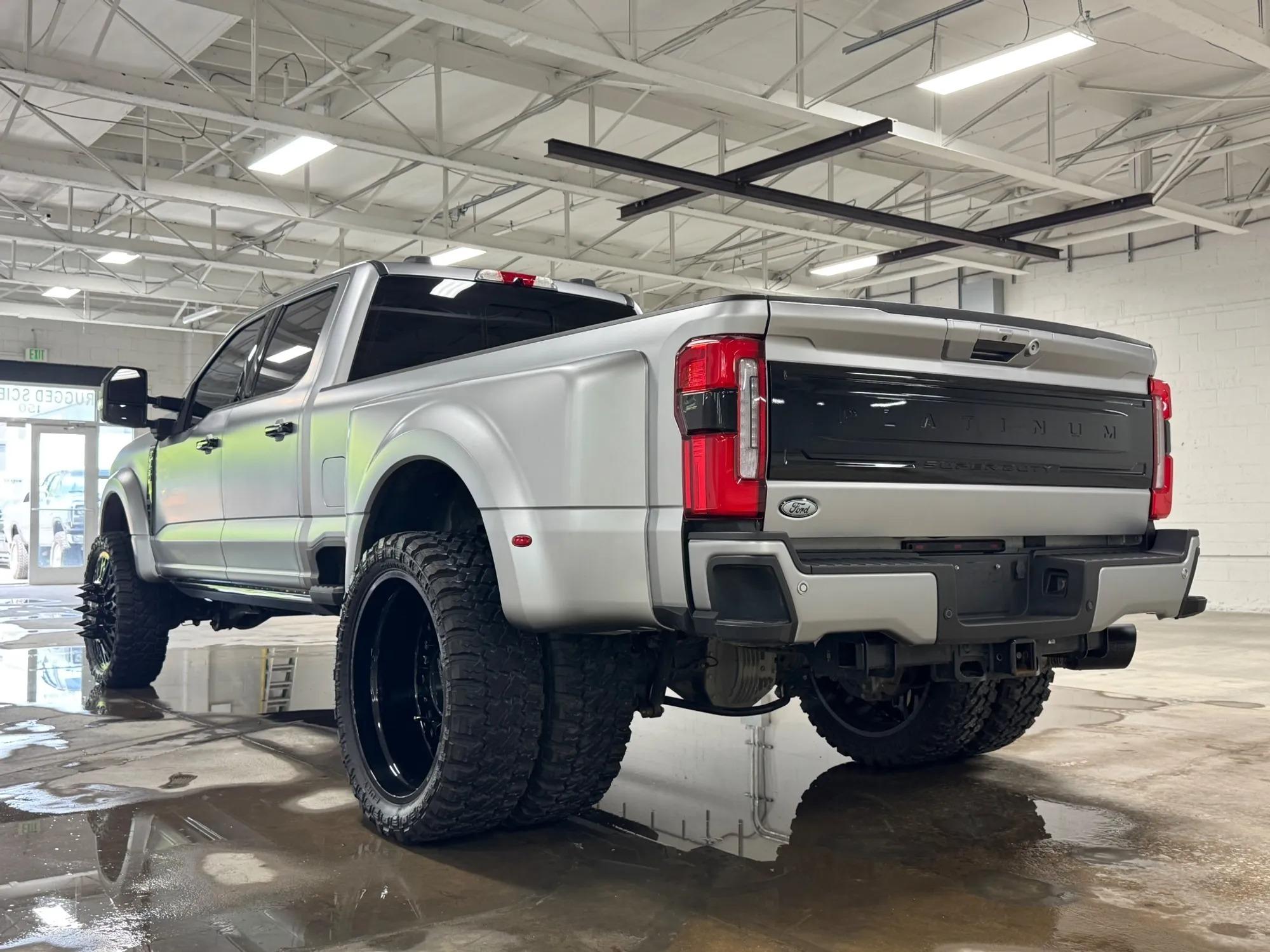 2024 Ford F-450 Super Duty Platinum