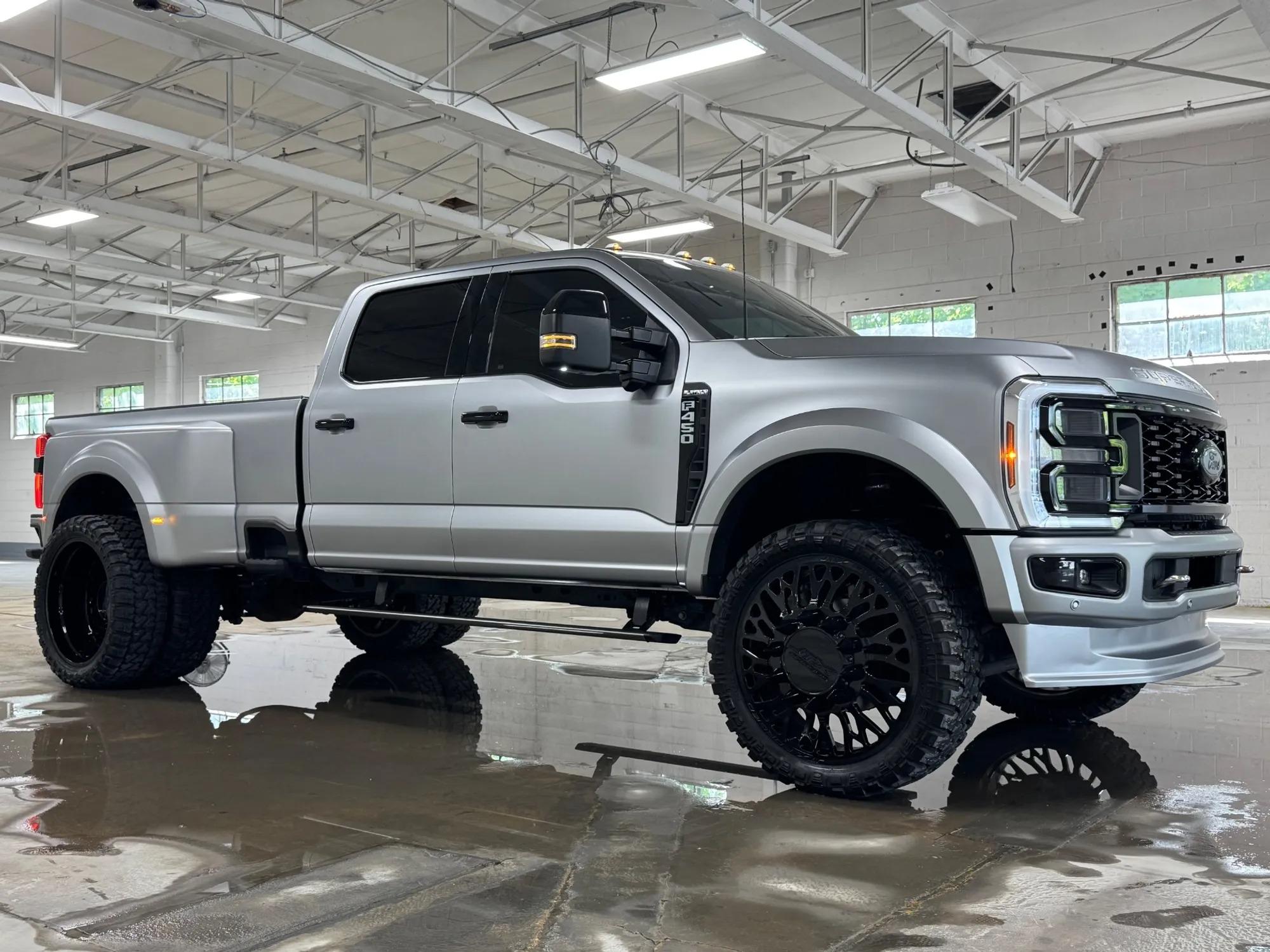 2024 Ford F-450 Super Duty Platinum