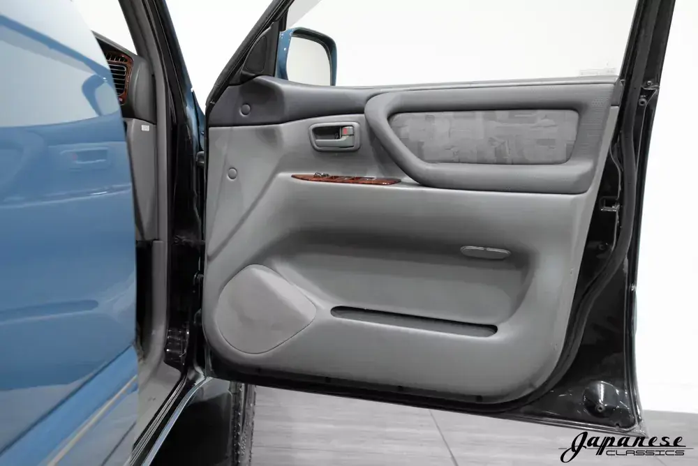 1999 Toyota Land Cruiser J100