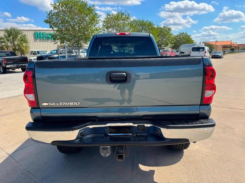 LBZ-Powered 2006 Chevrolet Silverado 3500