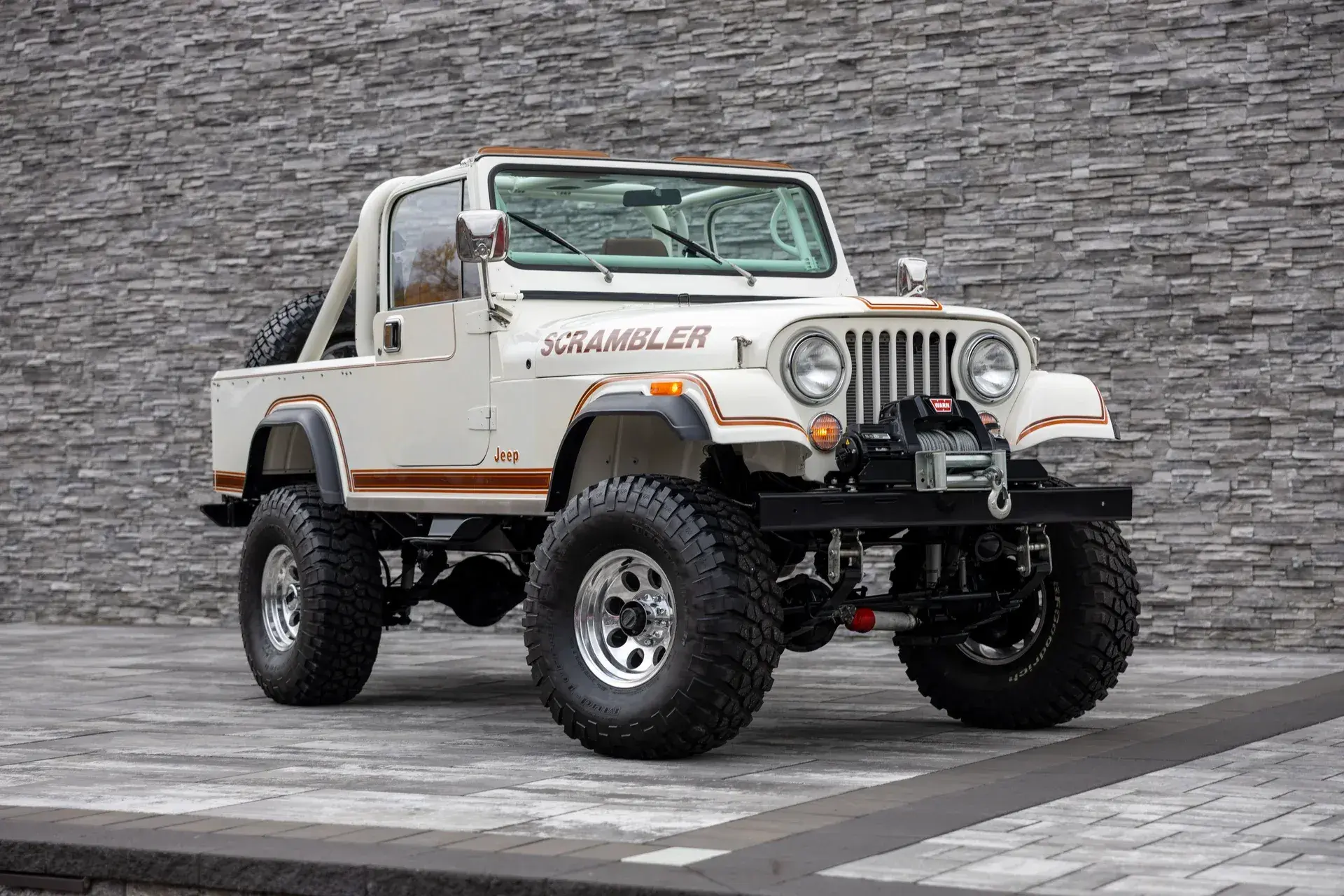  Jeep CJ-8 Scrambler