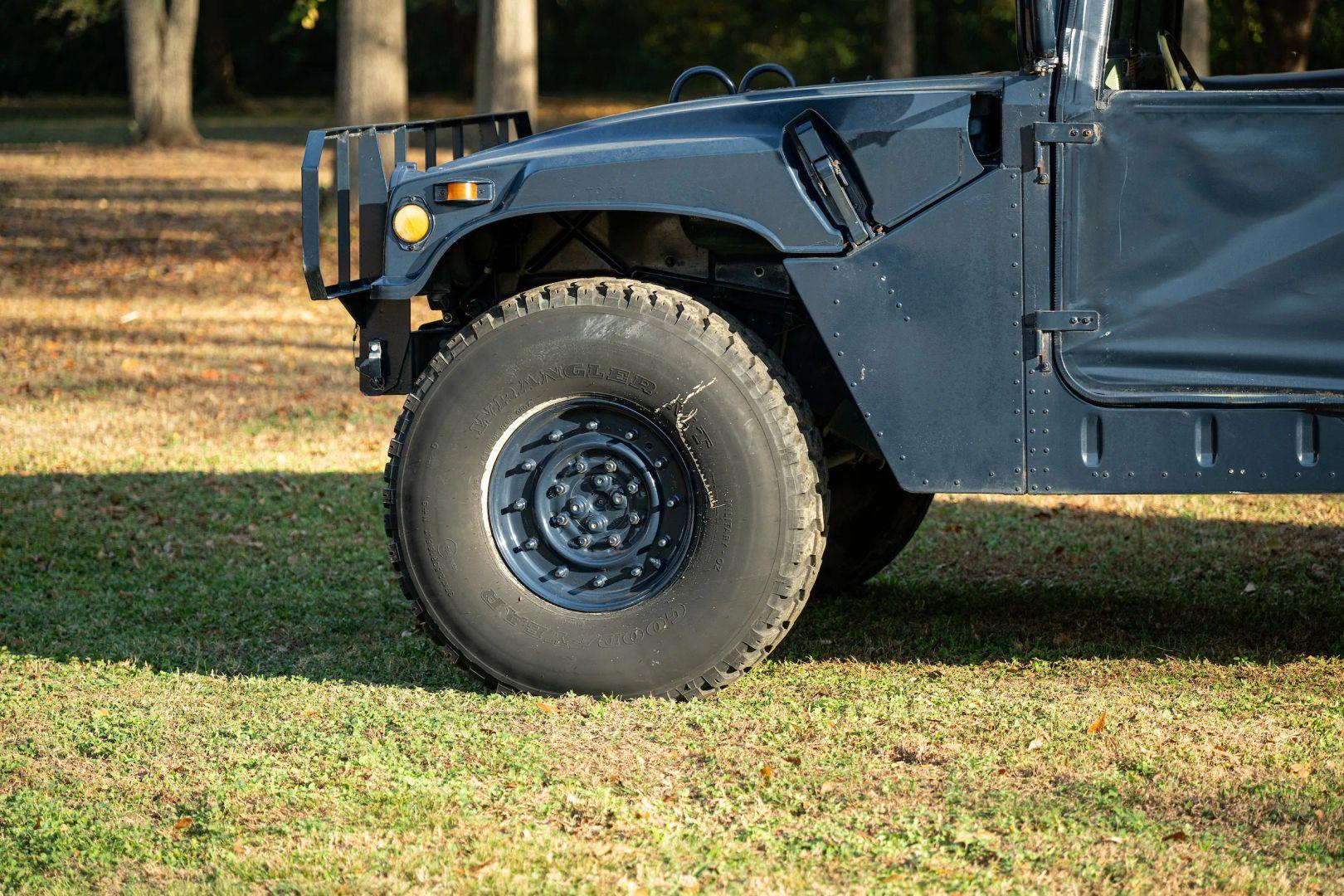 1990 AM General M998 HMMWV