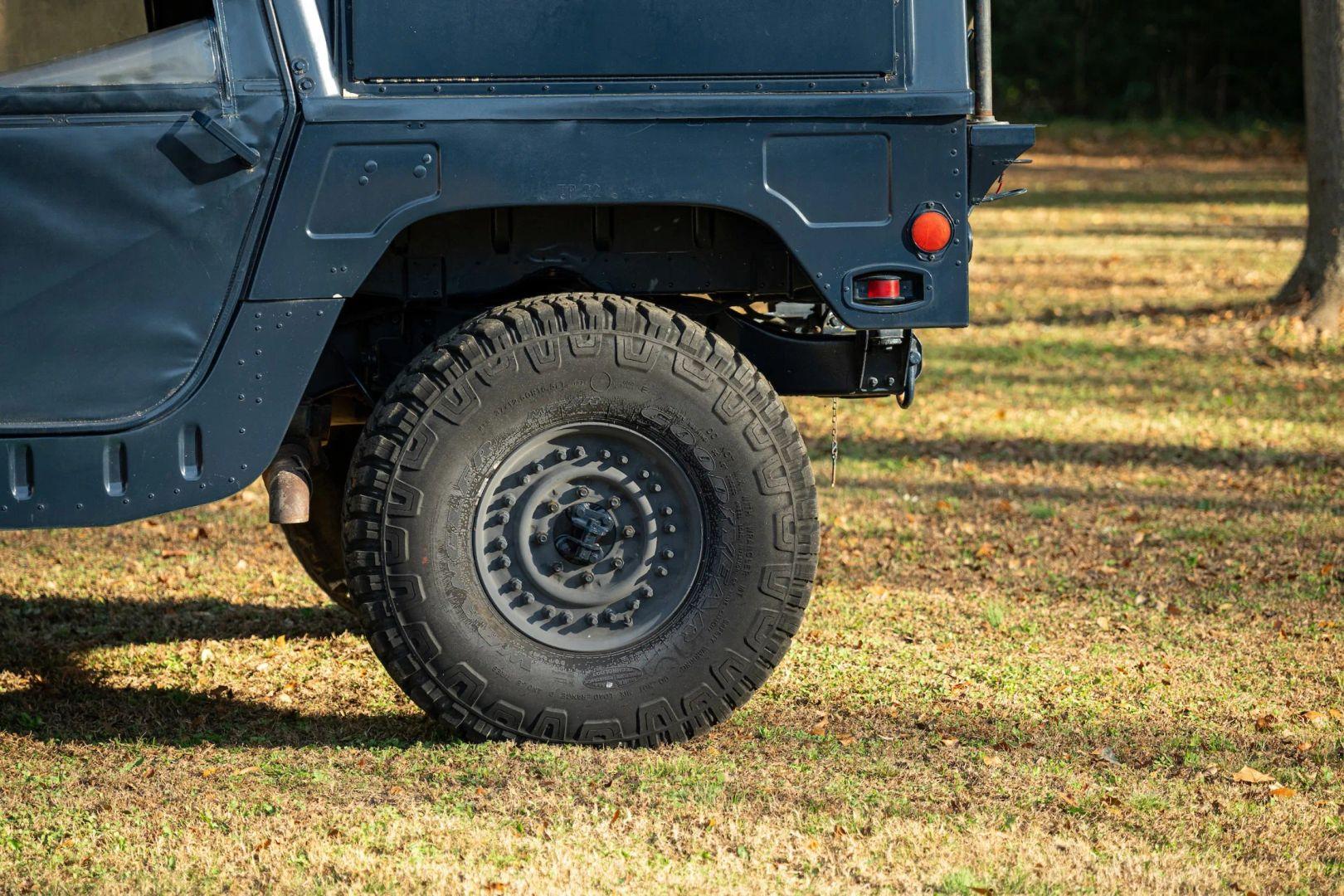 1990 AM General M998 HMMWV