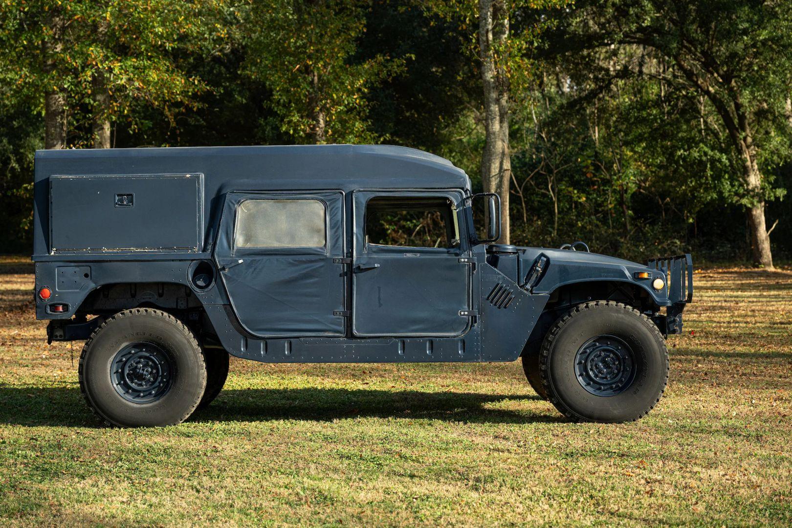 1990 AM General M998 HMMWV