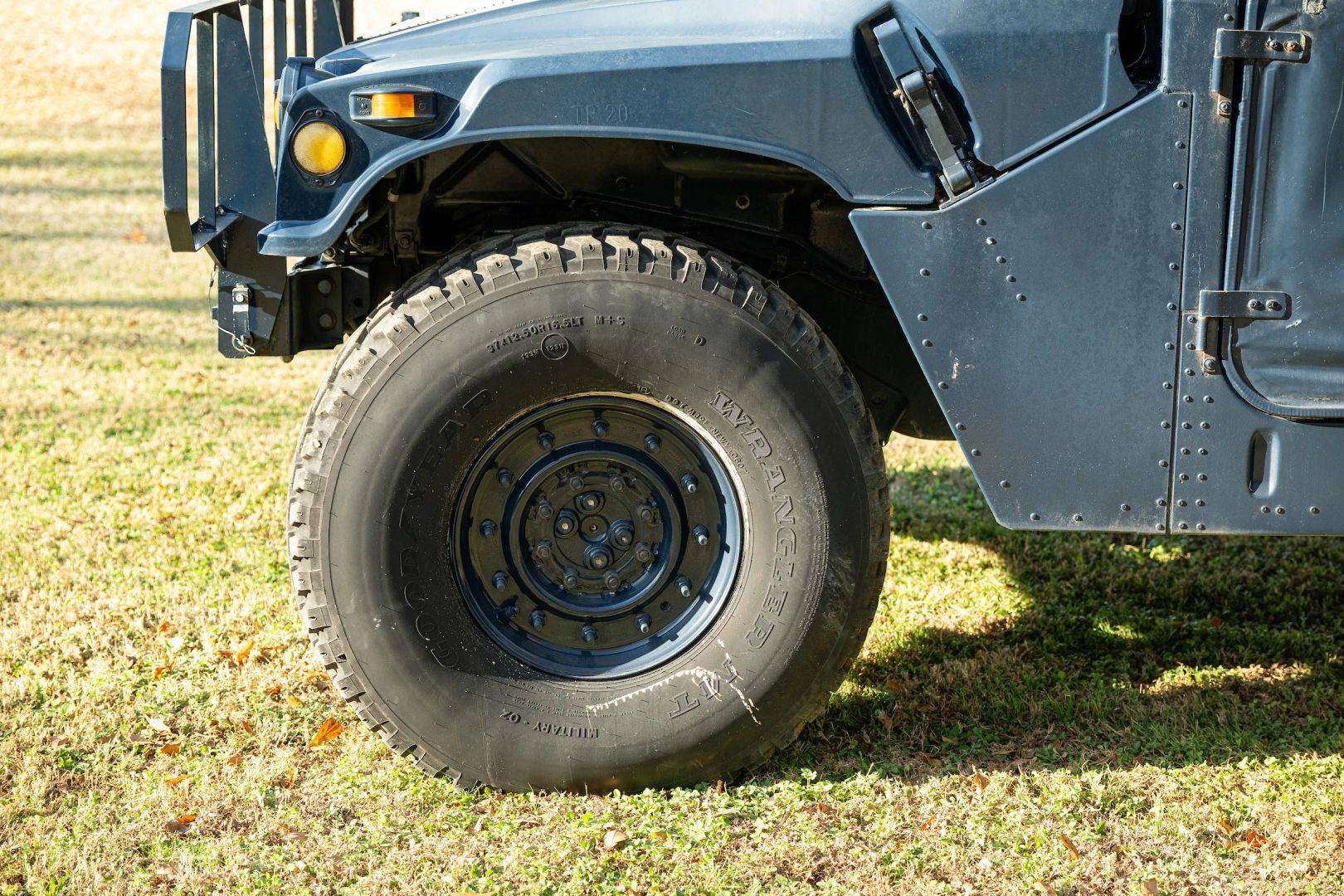 1990 AM General M998 HMMWV