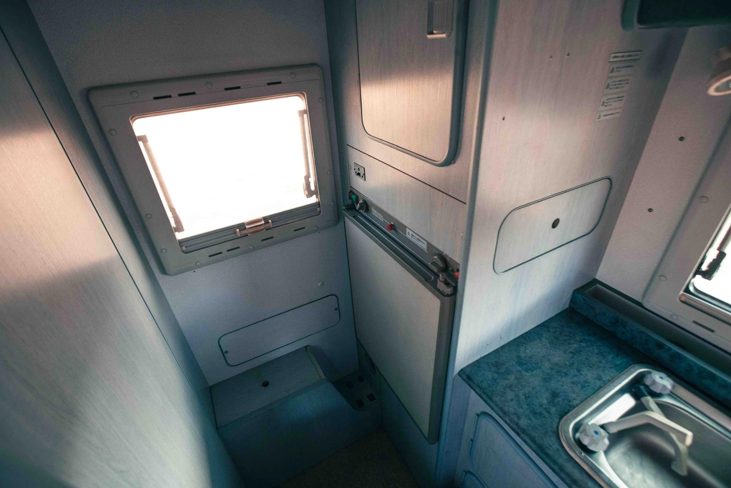 1996 Mitsubishi Delica JB470 Camper Van