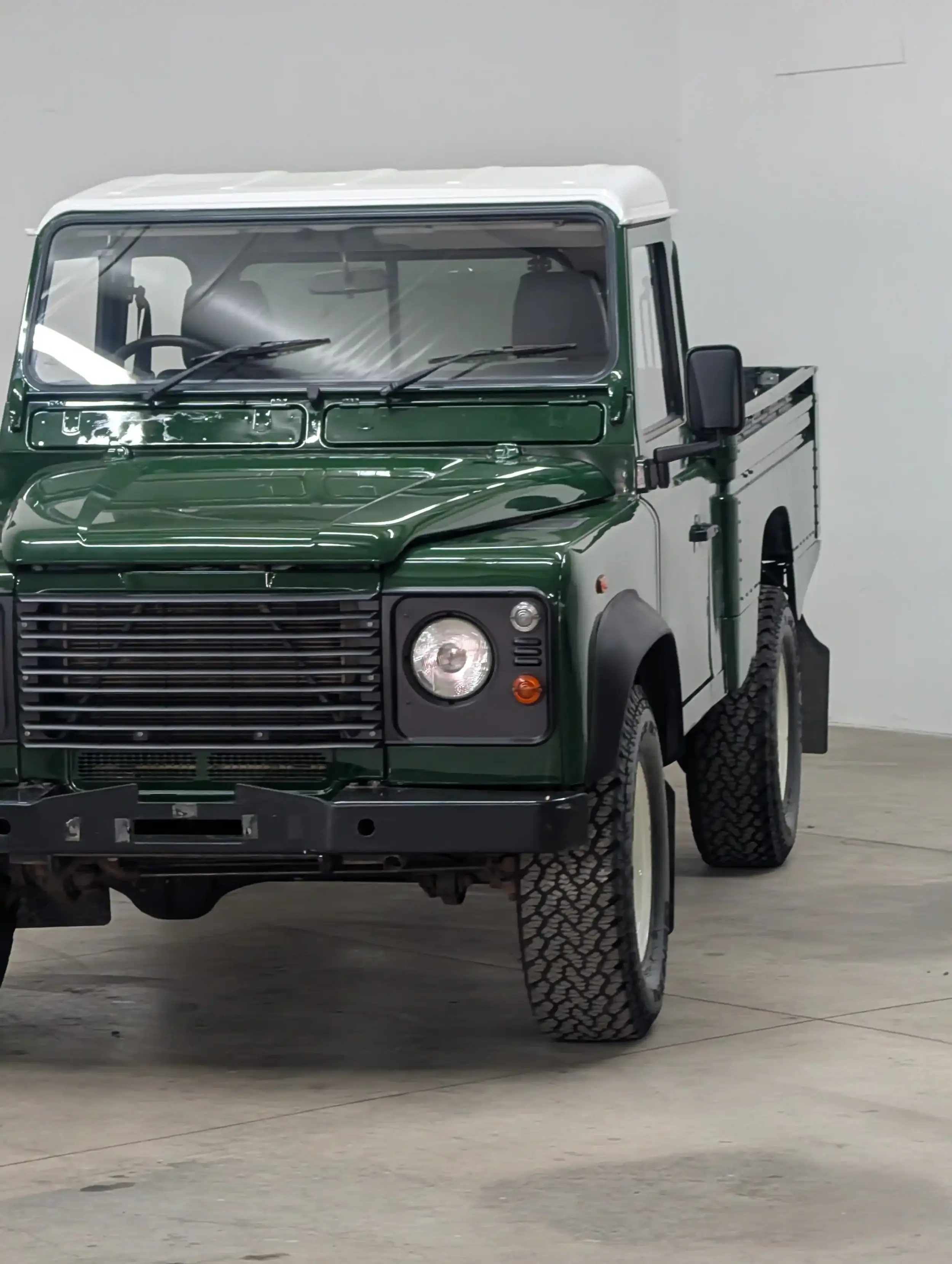2000 Land Rover Defender 110 Hi-Cap Pickup Td5