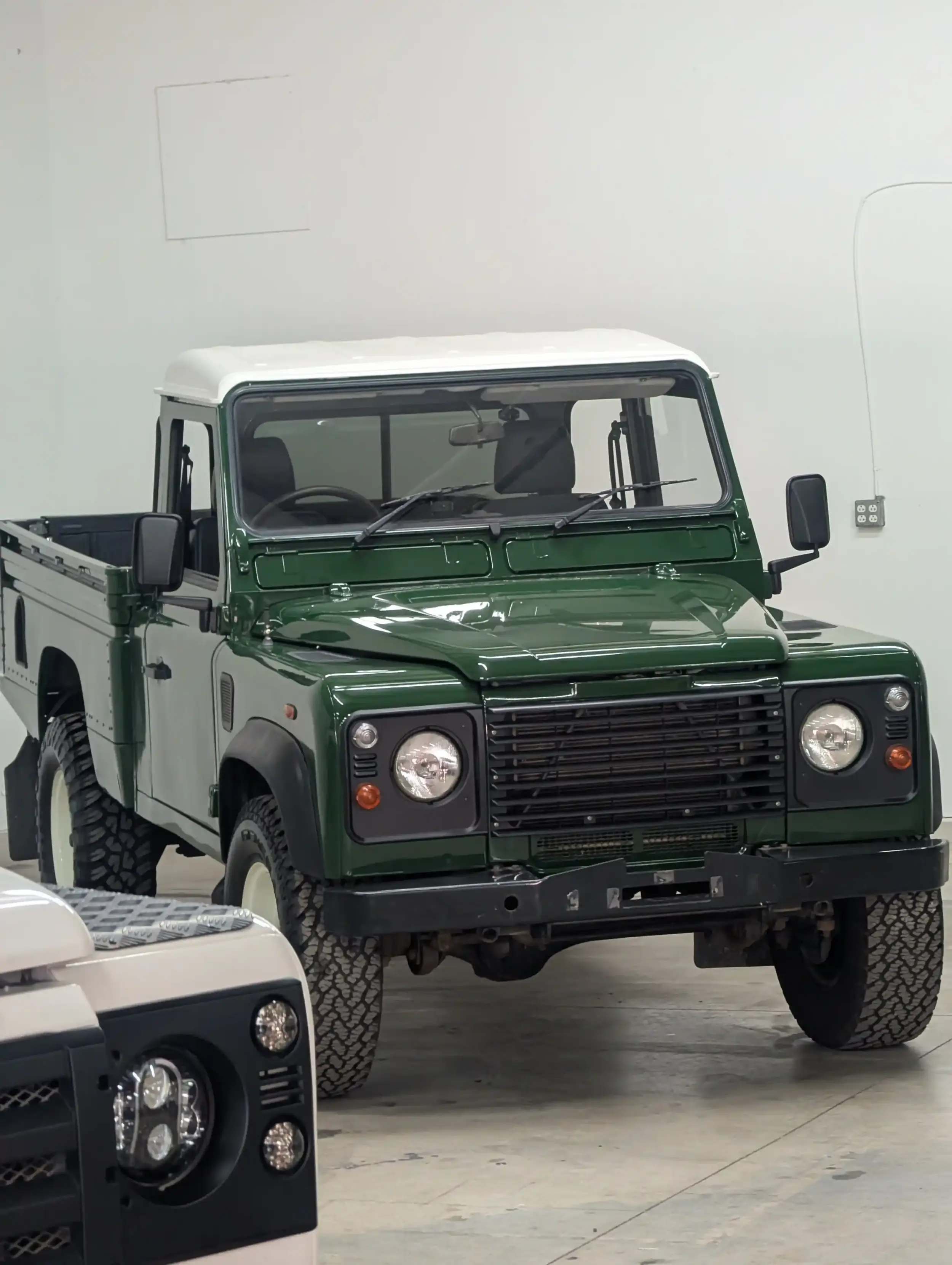 2000 Land Rover Defender 110 Hi-Cap Pickup Td5